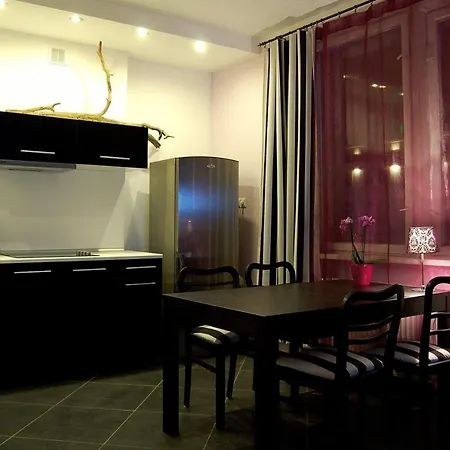 Very Berry - Old Town, Parking, Lift, Reception 24h * Poznan