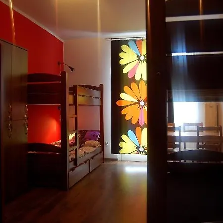 Very Berry - Old Town, Parking, Lift, Reception 24h Hostel