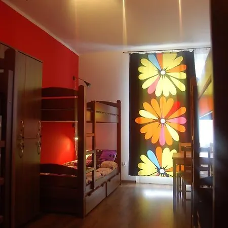 Hostel Very Berry - Old Town, Parking, Lift, Reception 24h *