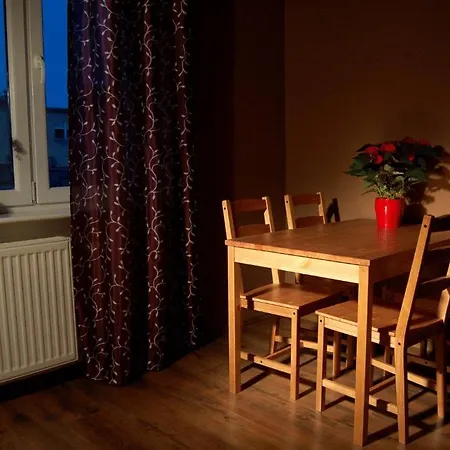 Very Berry - Old Town, Parking, Lift, Reception 24h Hostel *