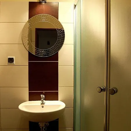 Hostel Very Berry - Old Town, Parking, Lift, Reception 24h Poznan