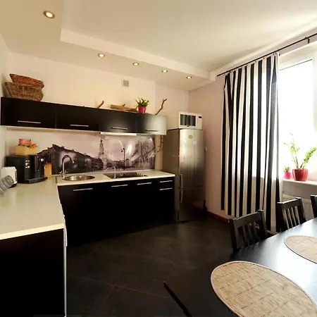 Very Berry - Old Town, Parking, Lift, Reception 24h Hostel Poznaň