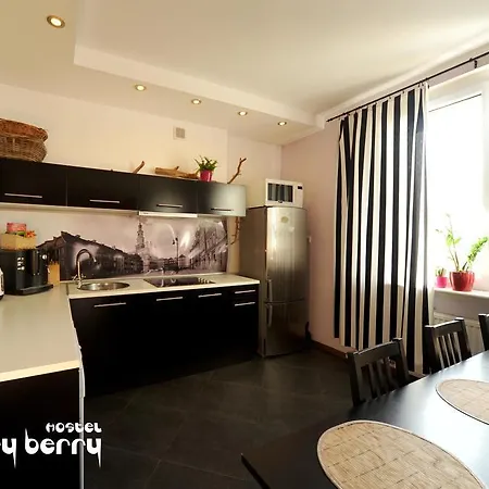 旅馆 Very Berry - Old Town, Parking, Lift, Reception 24h 波兹南